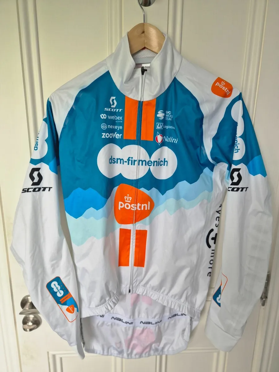 New team DSM Firmenich Postnl 2024 light rain jack - Image 1