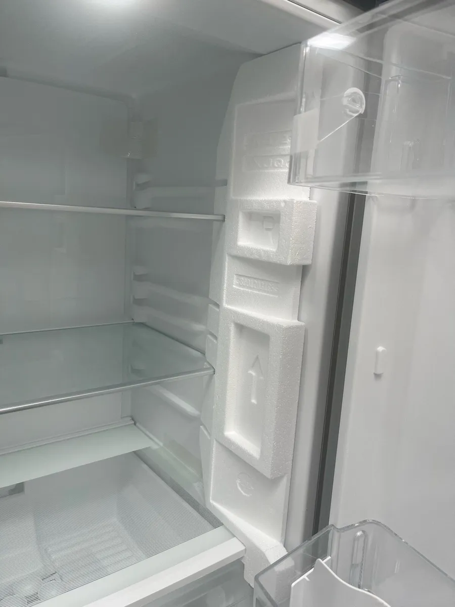 Bosch Series 4 - American Fridge Frezee - Image 3