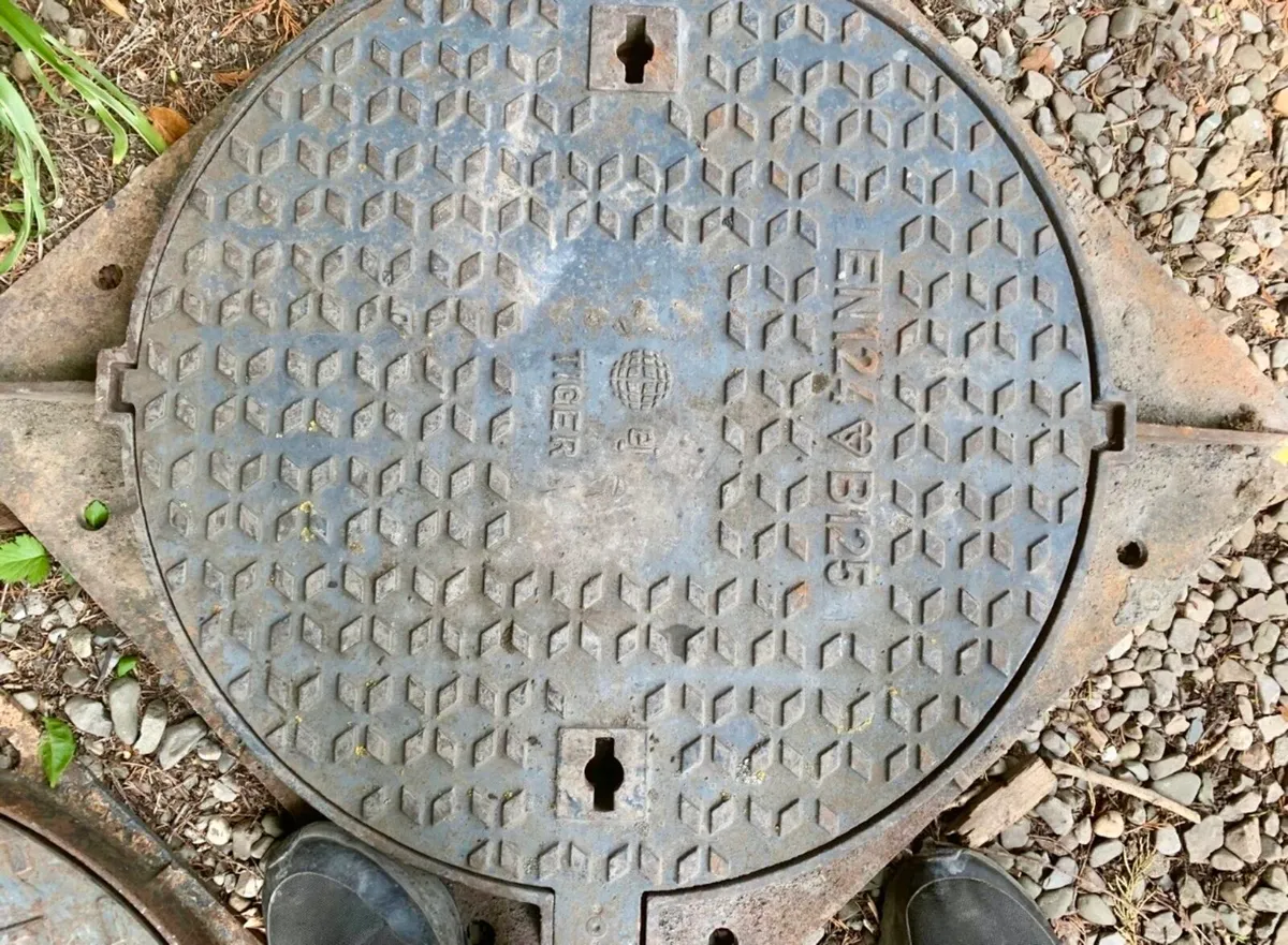 Manhole covers - Image 1