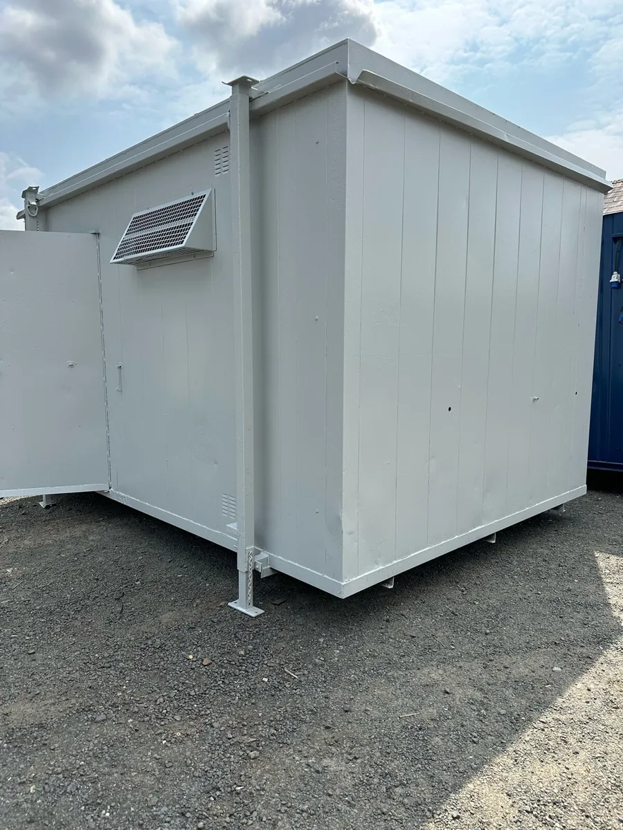 Toilet with shower - Image 1
