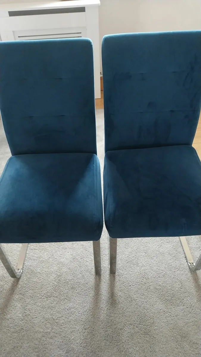 2 dining chairs