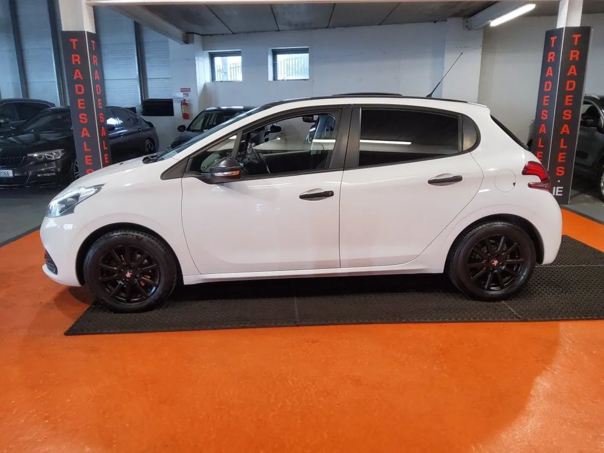 Peugeot 208 1.2 Puretech 82 bhp Access 5dr - Image 3