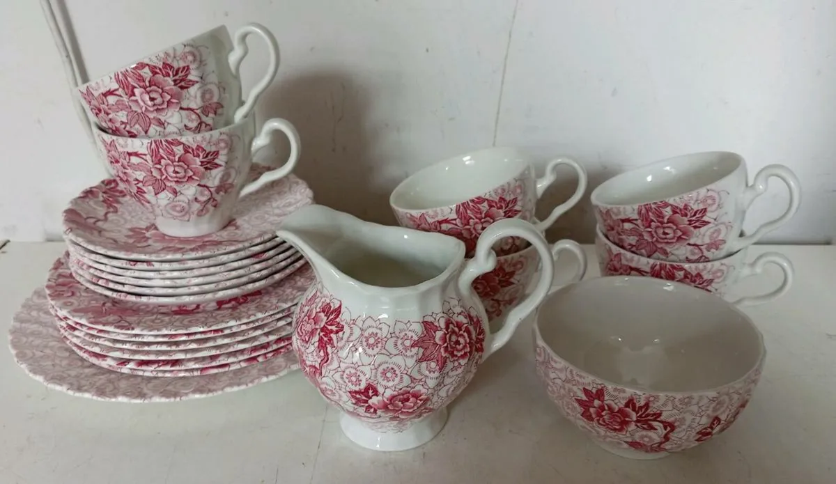Johnson Brothers Red Lotus Teaset - Image 3