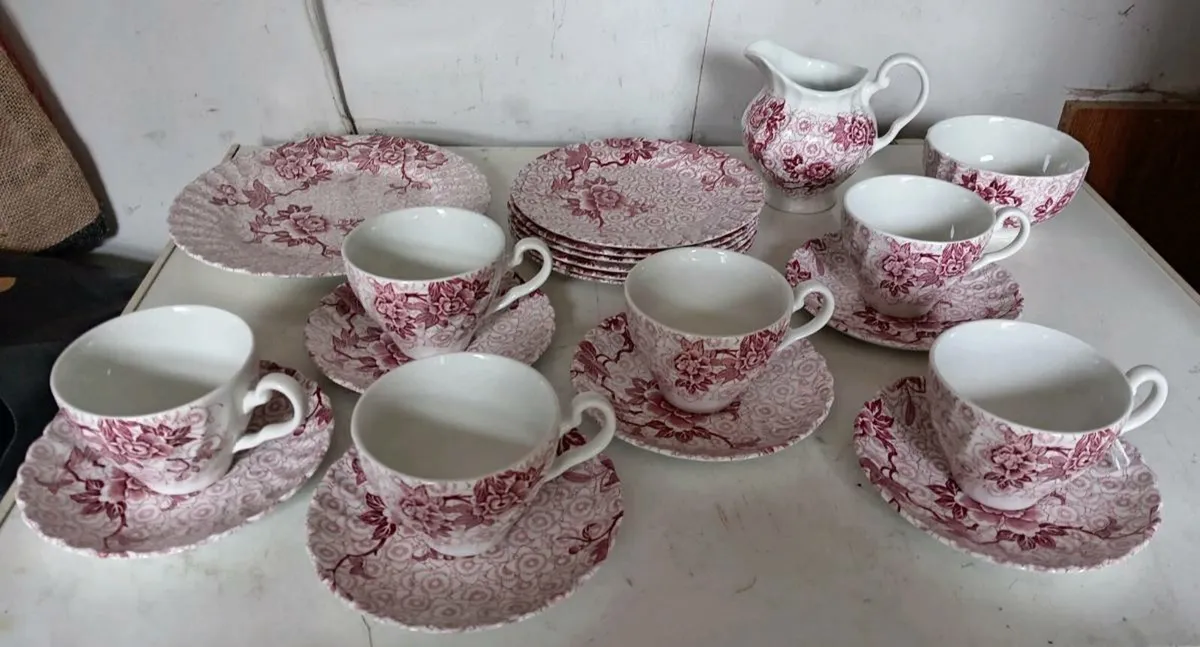 Johnson Brothers Red Lotus Teaset - Image 2