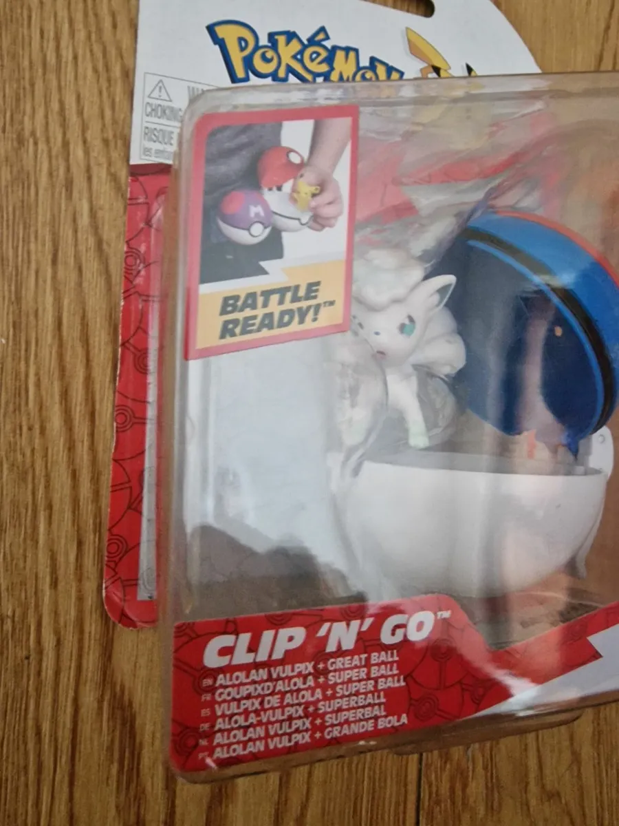 Pokemon Clip'n'Go Poké Ball Alolan Vulpix & Poké B - Image 2