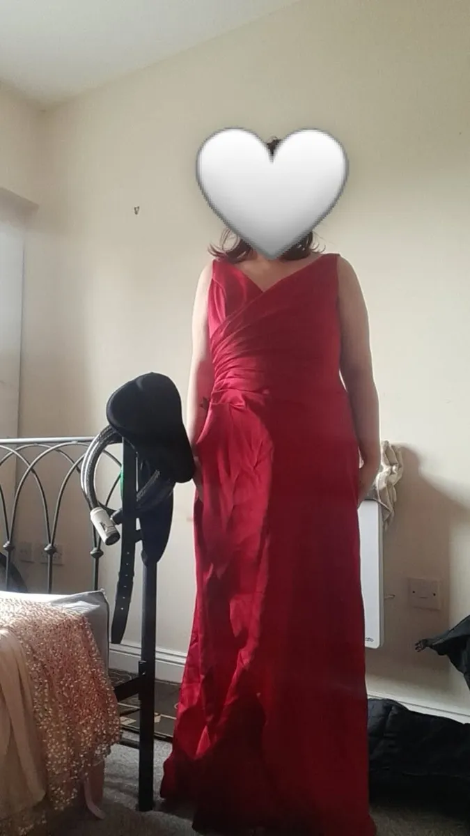 2 debs dresses for 80€ - Image 1