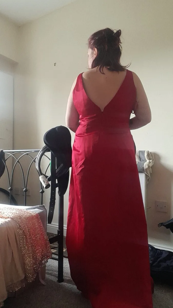 2 debs dresses for 80€ - Image 2