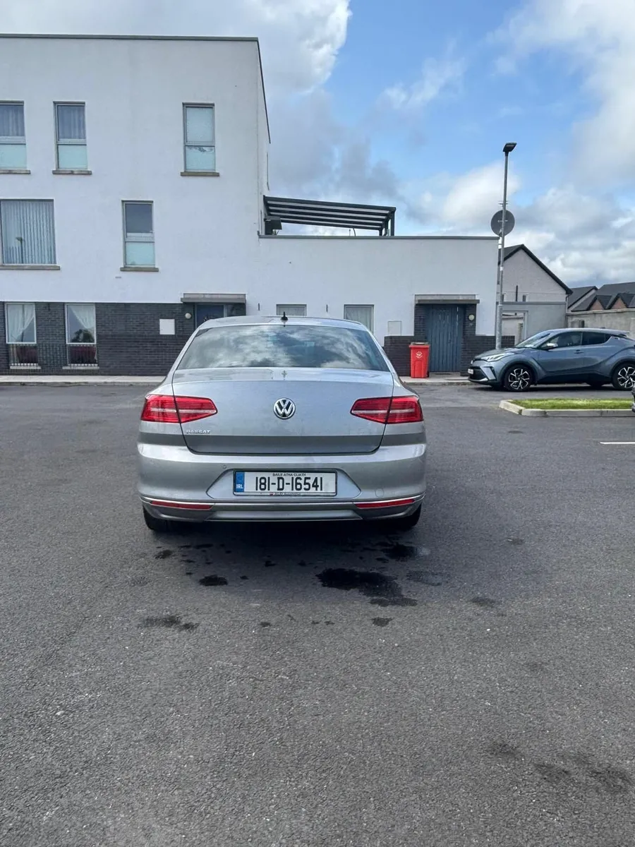 Volkswagen Passat 2018 - Image 3