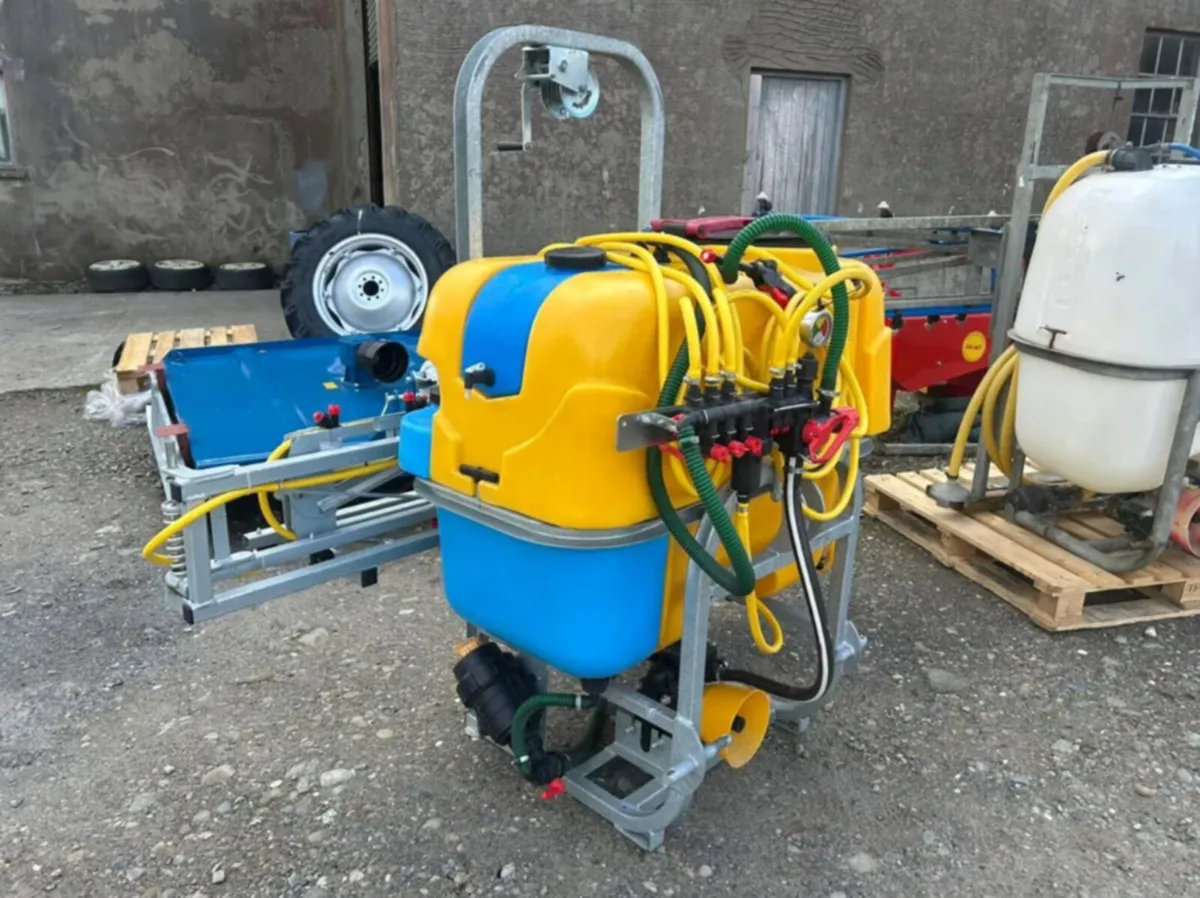 Selection of Sprayers - Image 3