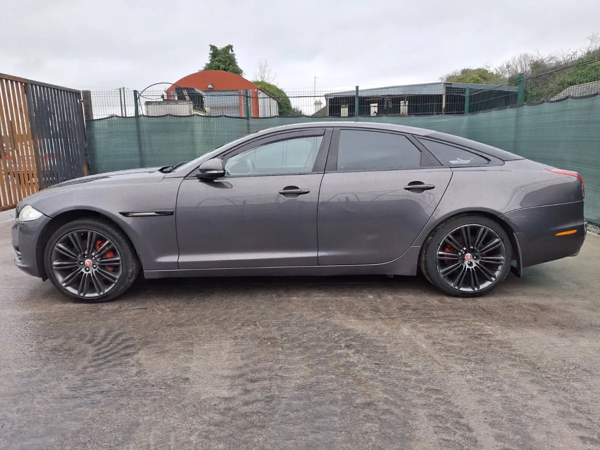 2011 Jaguar XJ Luxury 3.0L Diesel Automatic - Image 4