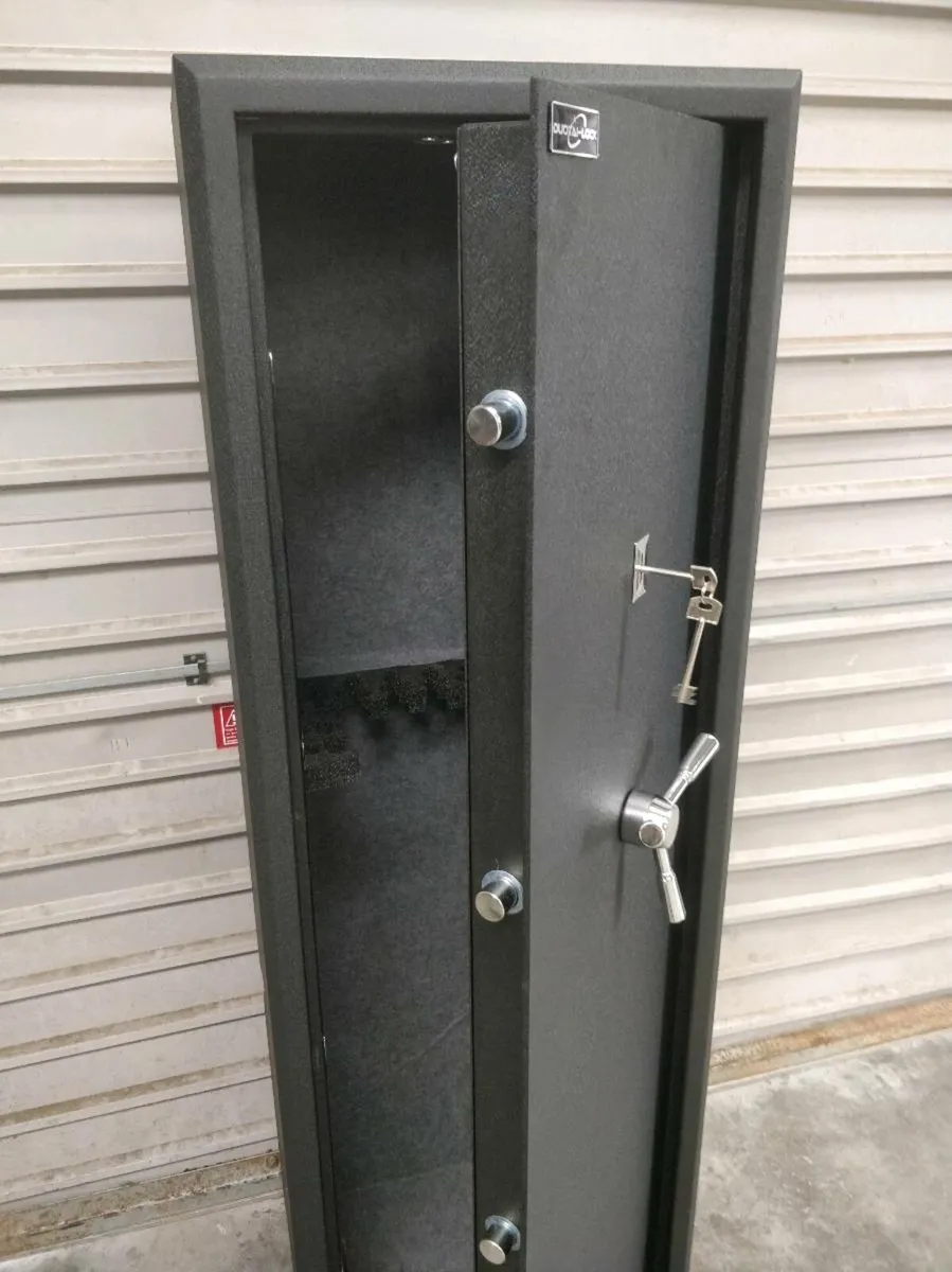 12 Gun Safe Cabinet high Spec Luxury model - Image 1