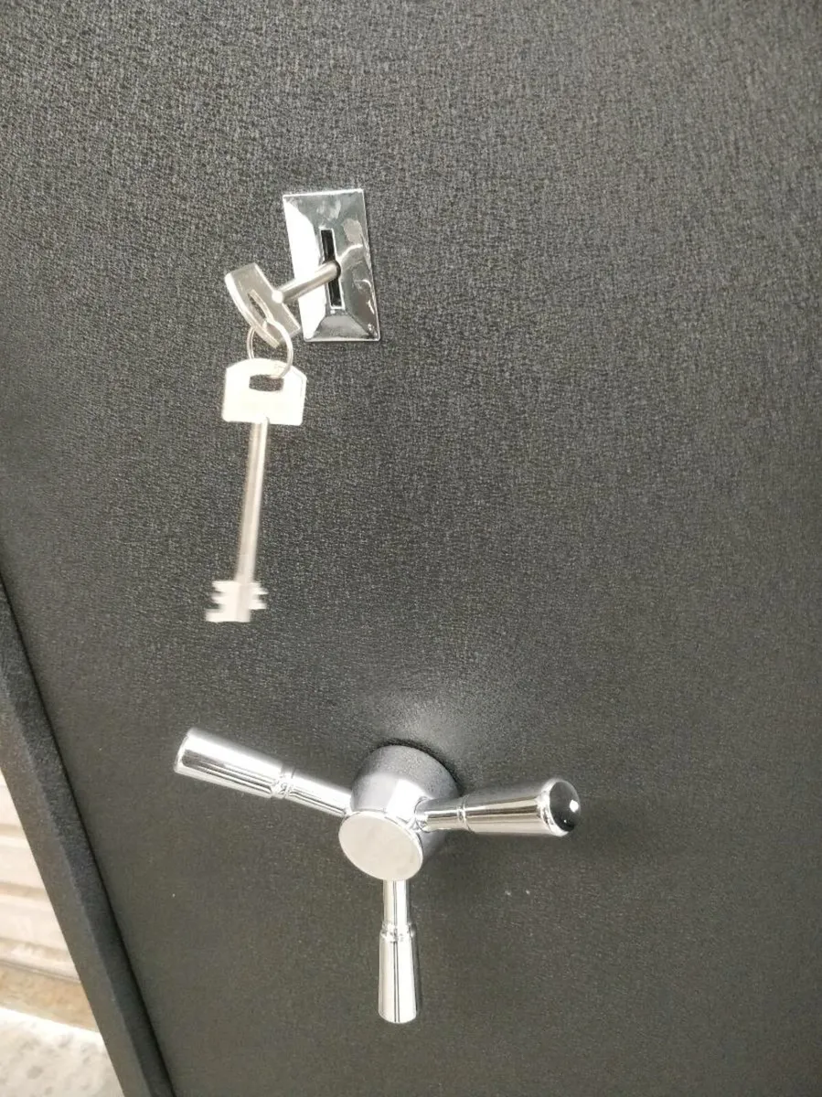 12 Gun Safe Cabinet high Spec Luxury model - Image 3