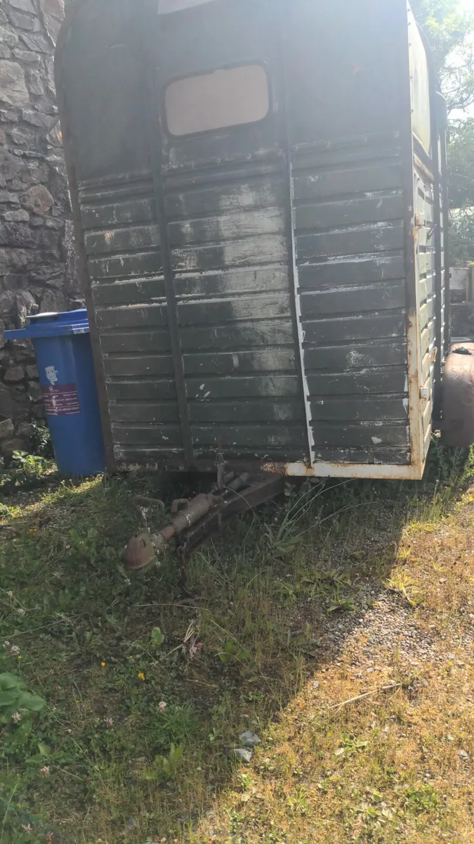 Vintage rice horsebox - Image 2