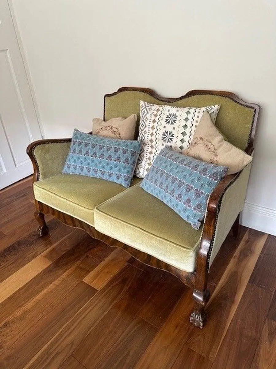 Queen Anne style furniture - Image 1