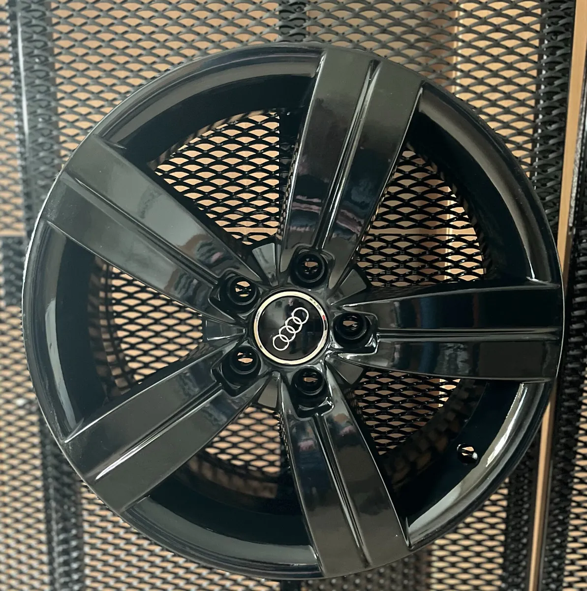 Audi TT 17" Alloys wheels origional  | 8J0601025C