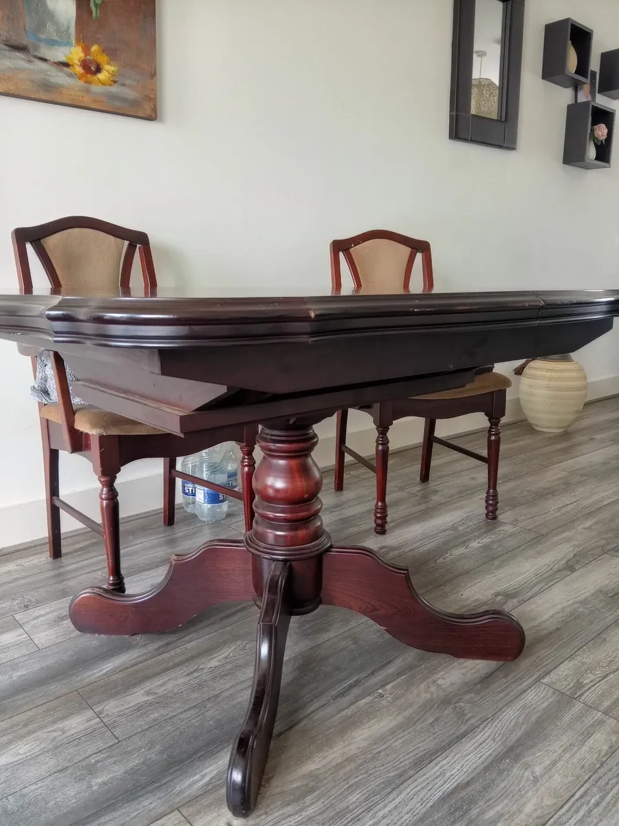Table with four chairs - Image 4