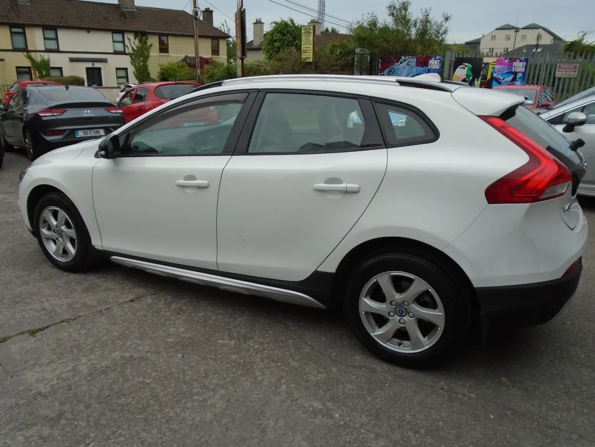 Volvo V40 2016 - Image 3