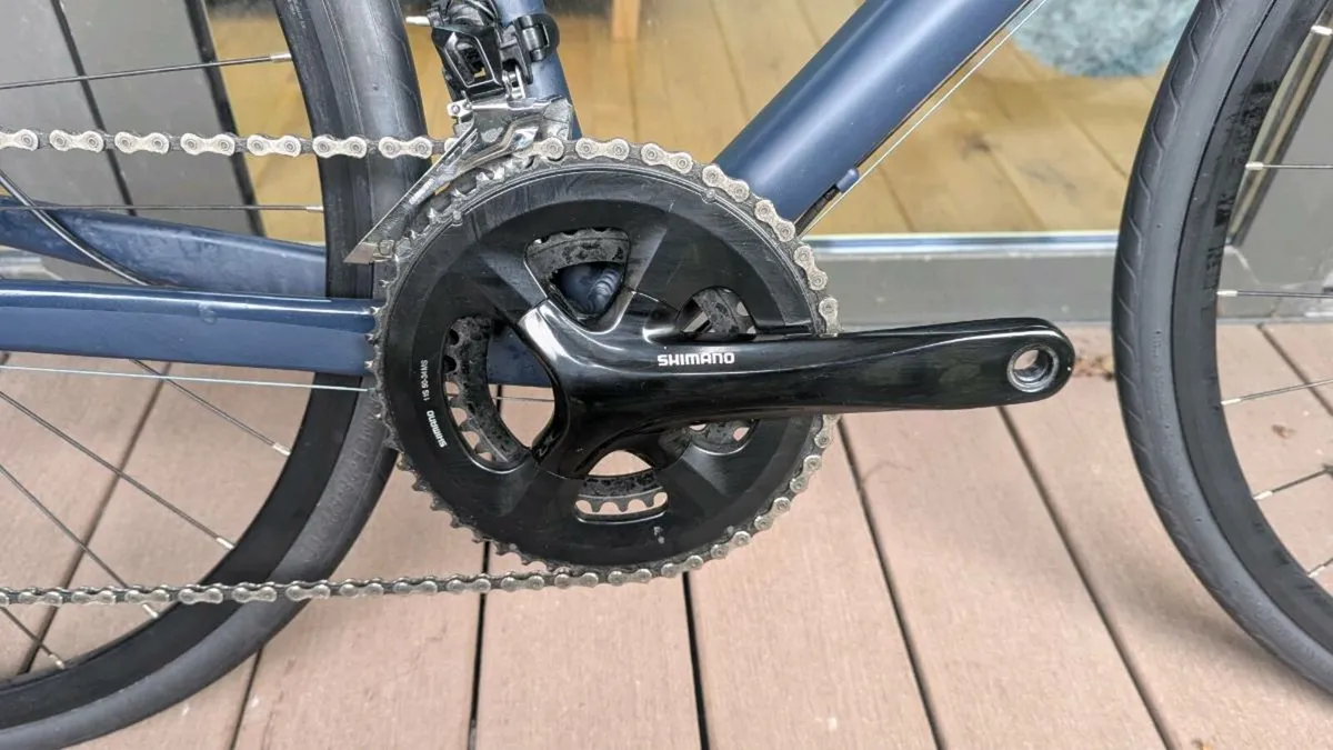 Triban RC520 Shimano 105 Road Bike - Image 2
