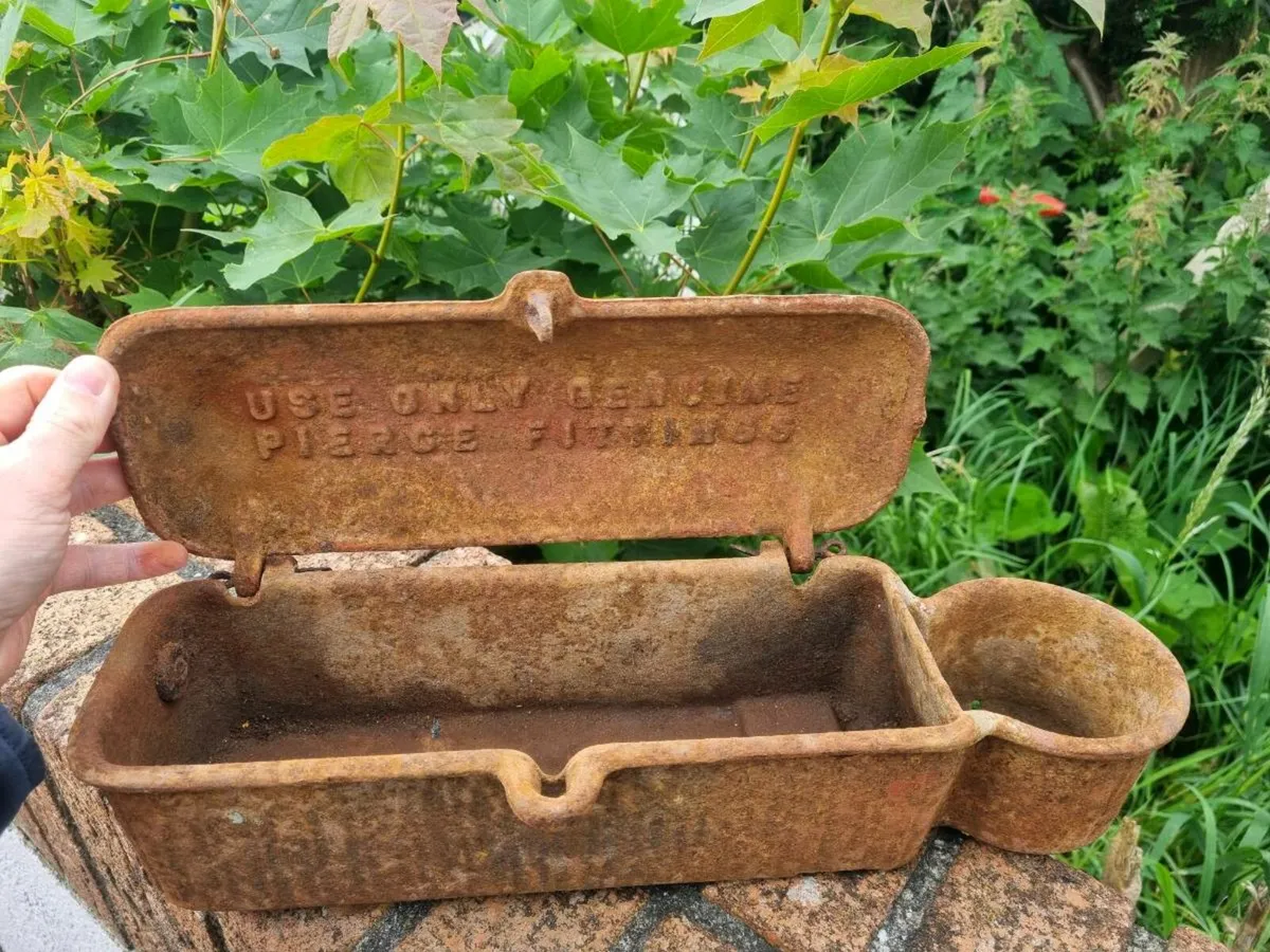 Original old tool box - Image 1
