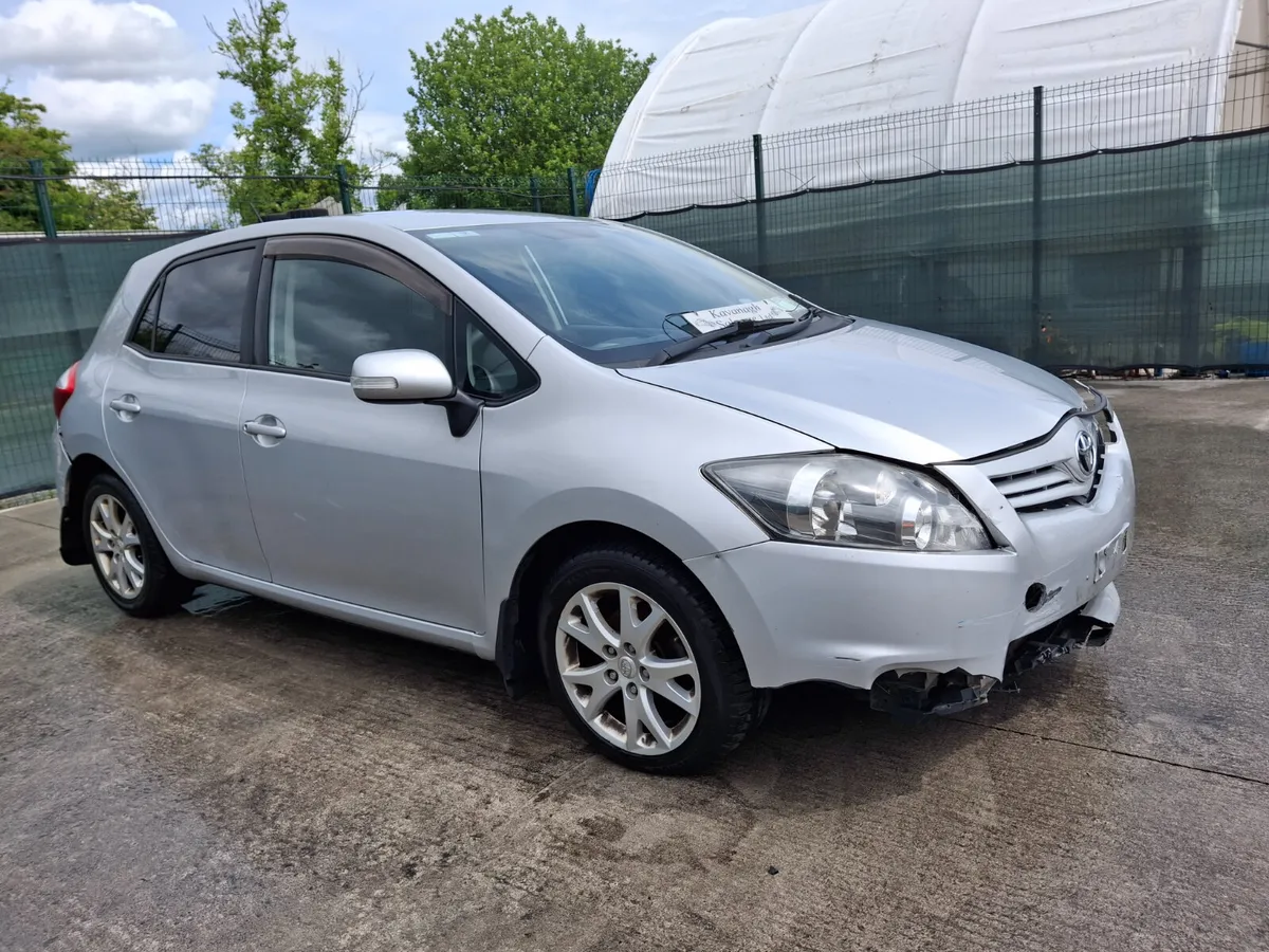 2011 Toyota Auris  1.4 Diesel  Sport - Image 2