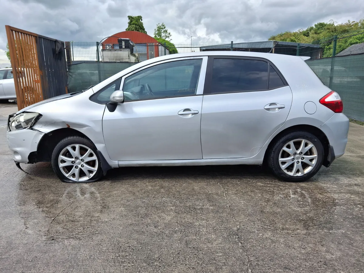 2011 Toyota Auris  1.4 Diesel  Sport - Image 3