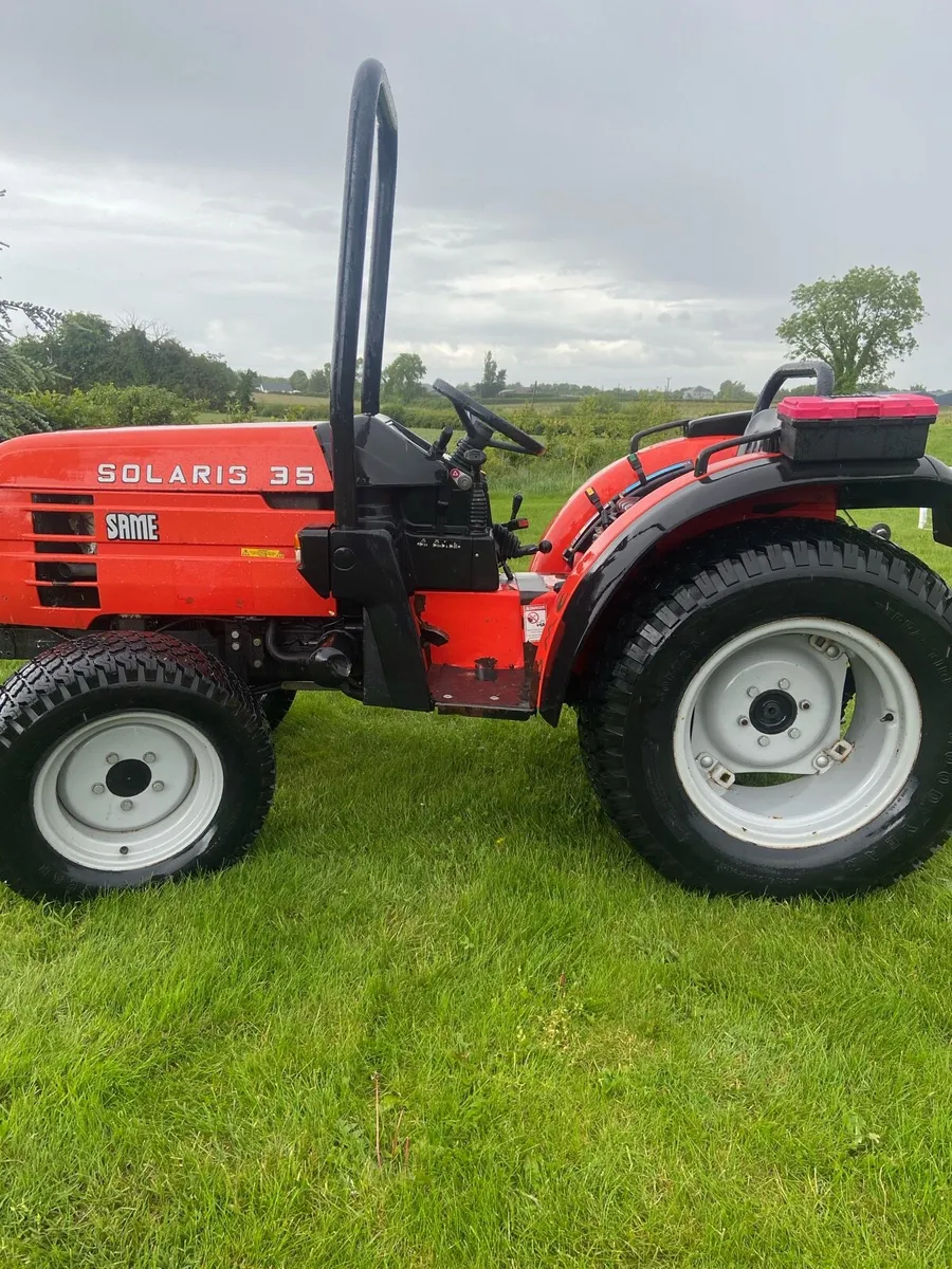 Compact tractor - Image 1