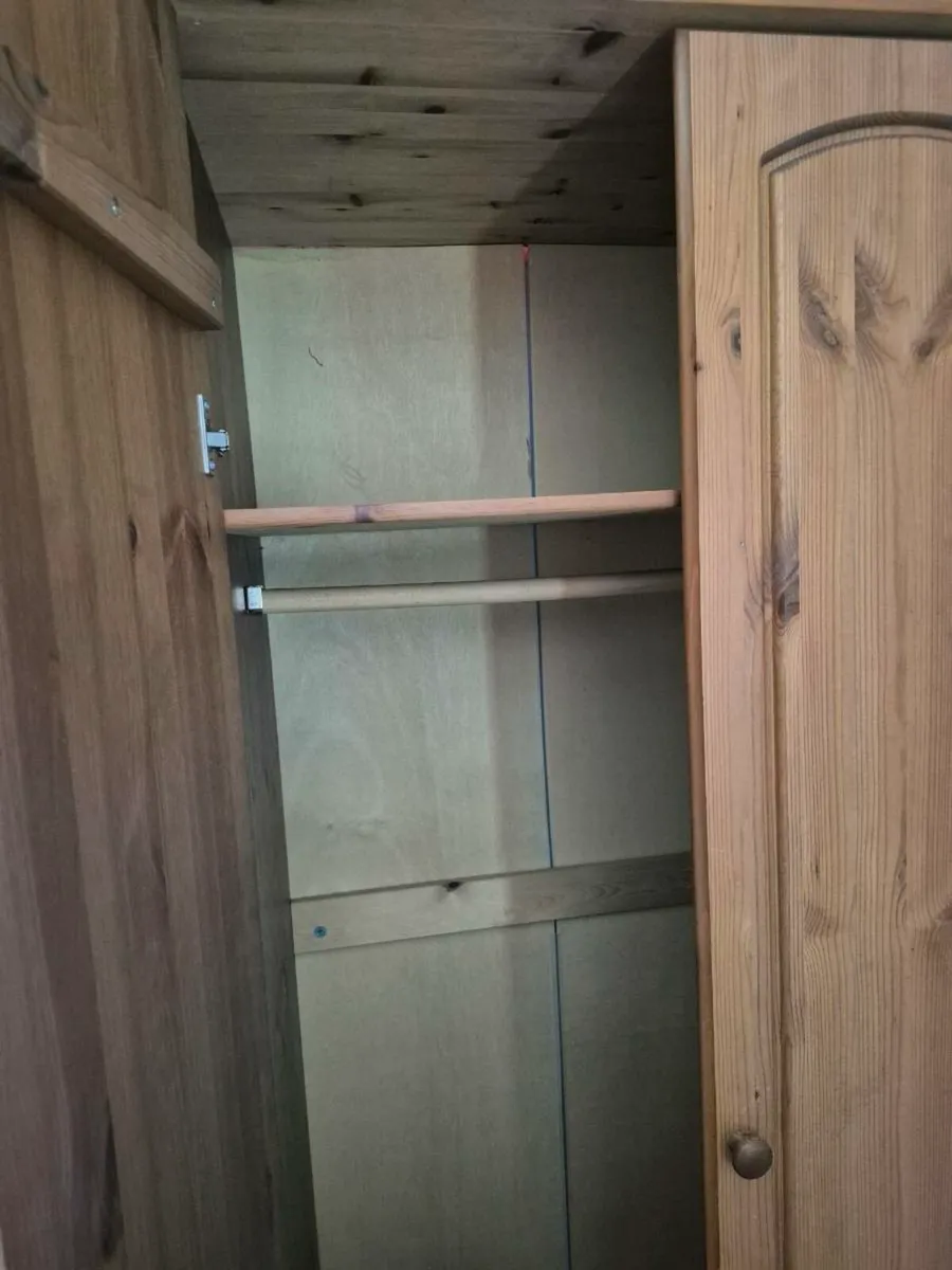Wardrobe, chest of drawers, bedside locker and mir - Image 3
