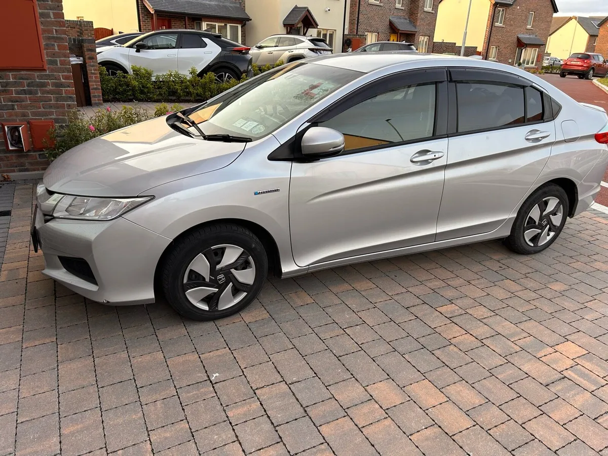 Honda Grace Petrol hybrid (Saloon/Sedan - Image 3