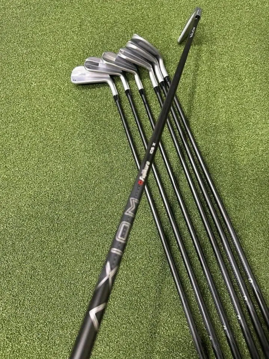 TAYLORMADE P790, 4-PW - Image 1