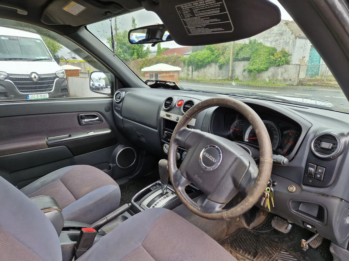 NEW CVRT 11 ISUZU DMAX AUTOMATIC 3.0L TRADE SALE - Image 3