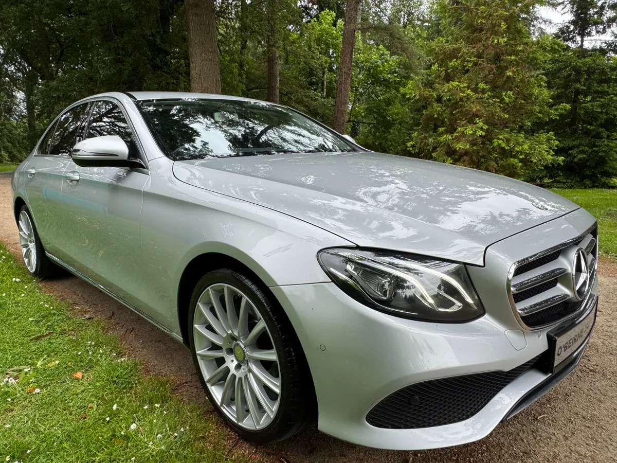 E220D AVANTGARDE * HIGH SPEC * - Image 4