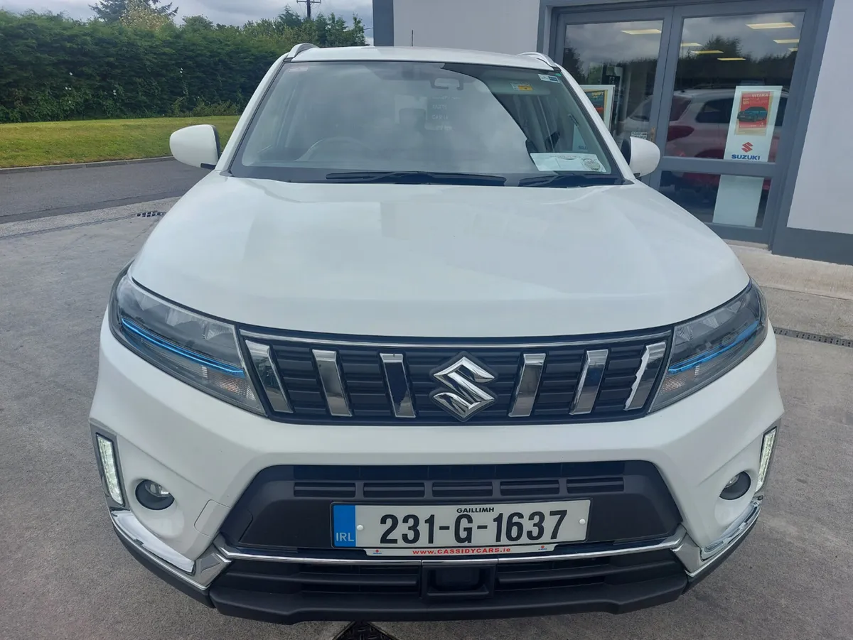 Suzuki Vitara SZT Hybrid - Image 2