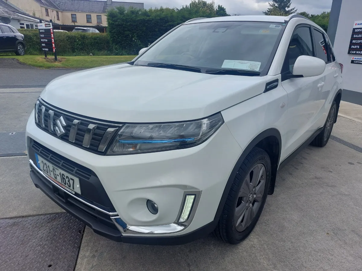 Suzuki Vitara SZT Hybrid - Image 3