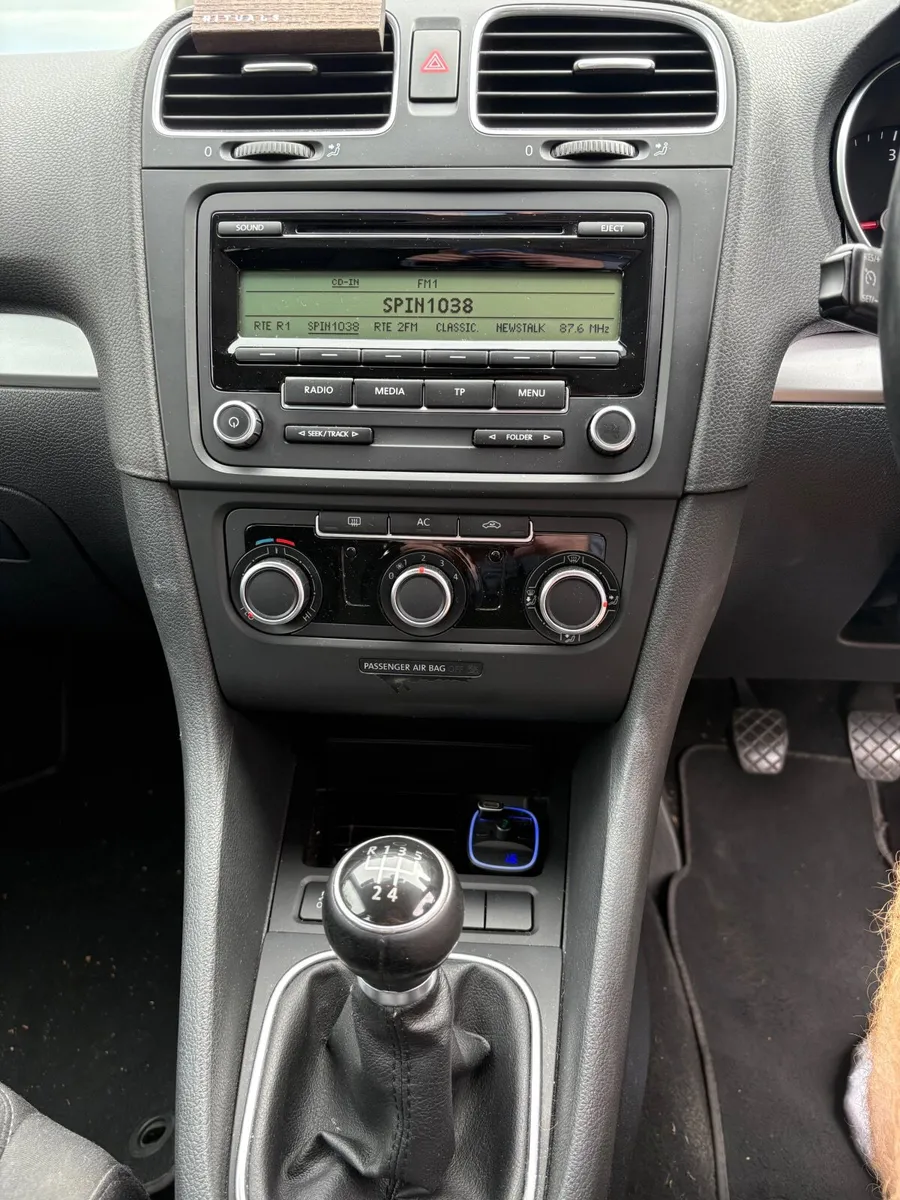 Volkswagen Golf 2011 - Image 4