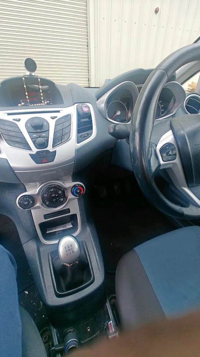 Ford Fiesta 2011 - Image 3