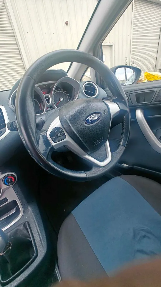 Ford Fiesta 2011 - Image 4