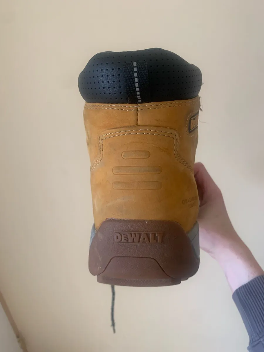 DeWalt steel toecap boots - Image 3