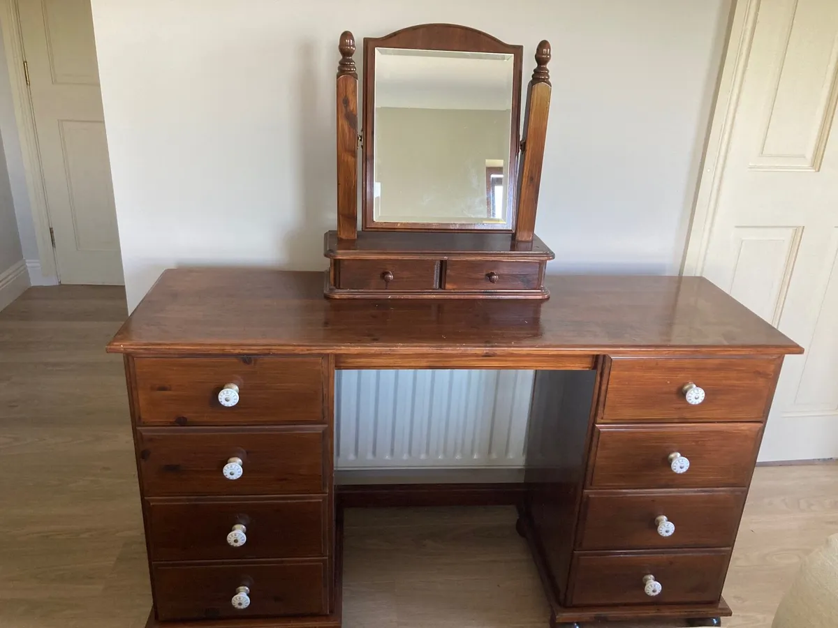 Bedroom furniture - Image 3
