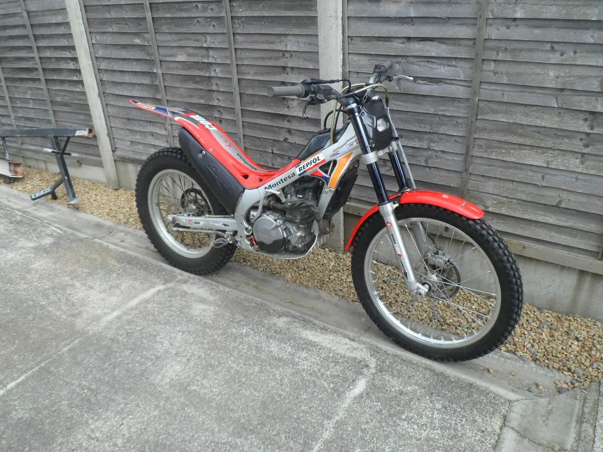 Montesa 4RT 250 trials bike Repsol - Image 1