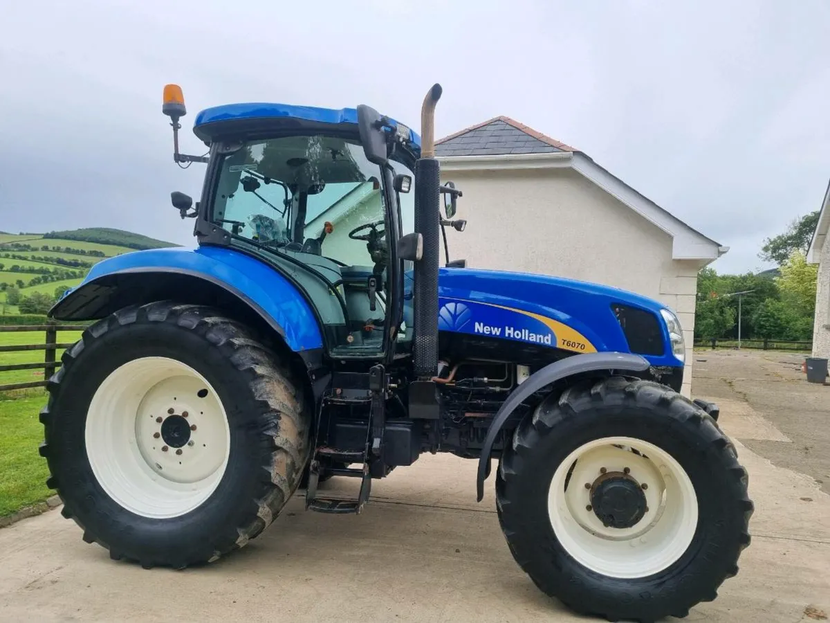 New Holland T6070 R/C full suspension 2008 - Image 1