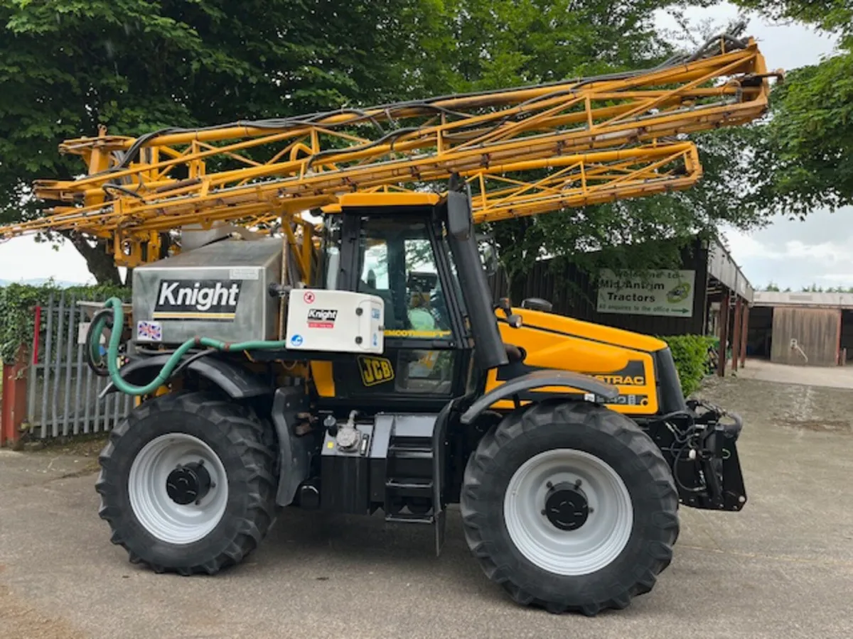 JCB 2140 Fastrac c/w Knight 24M  Demount Sprayer - Image 1