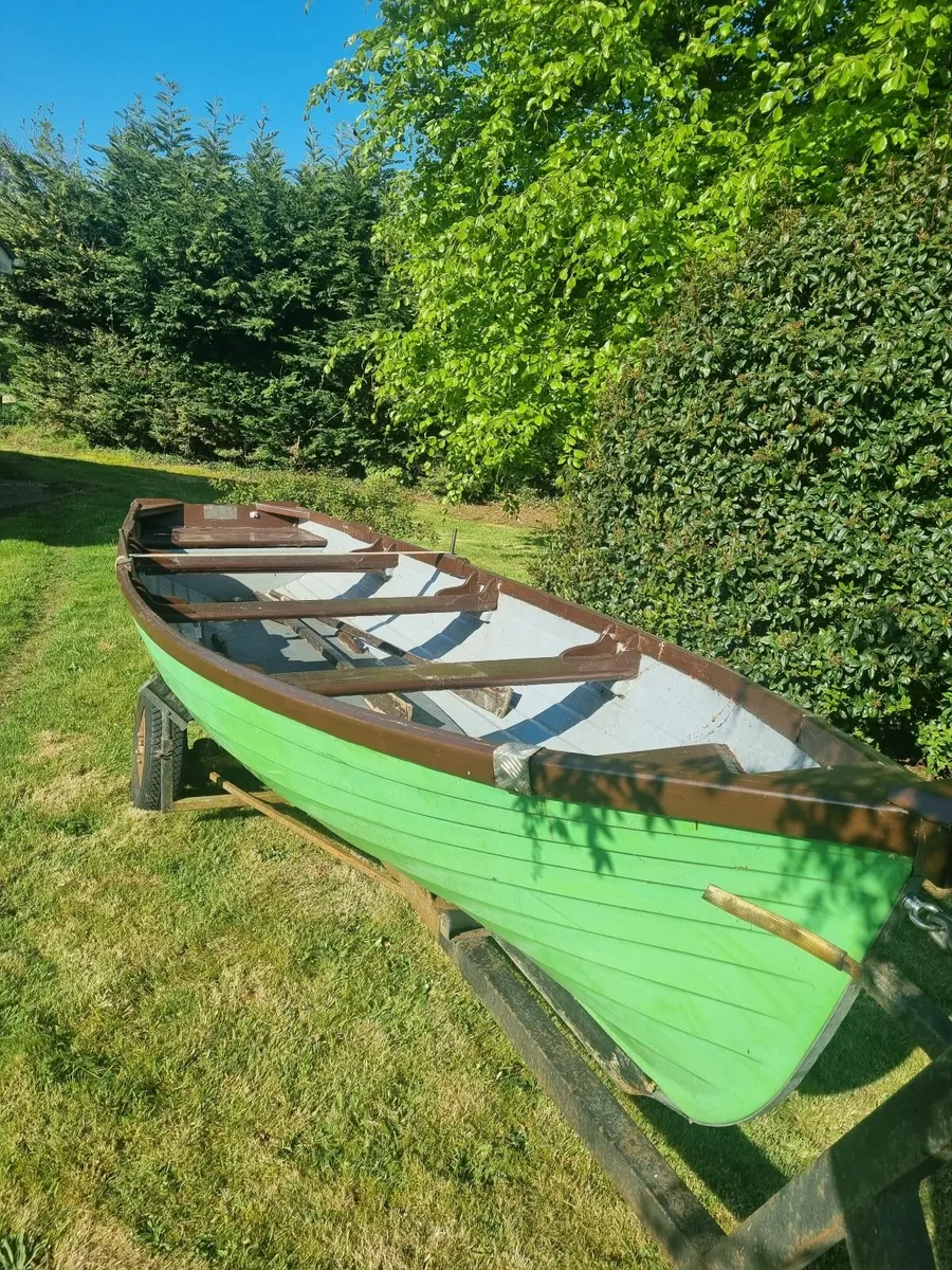 19ft  Lake Boat And Trailer - Image 1