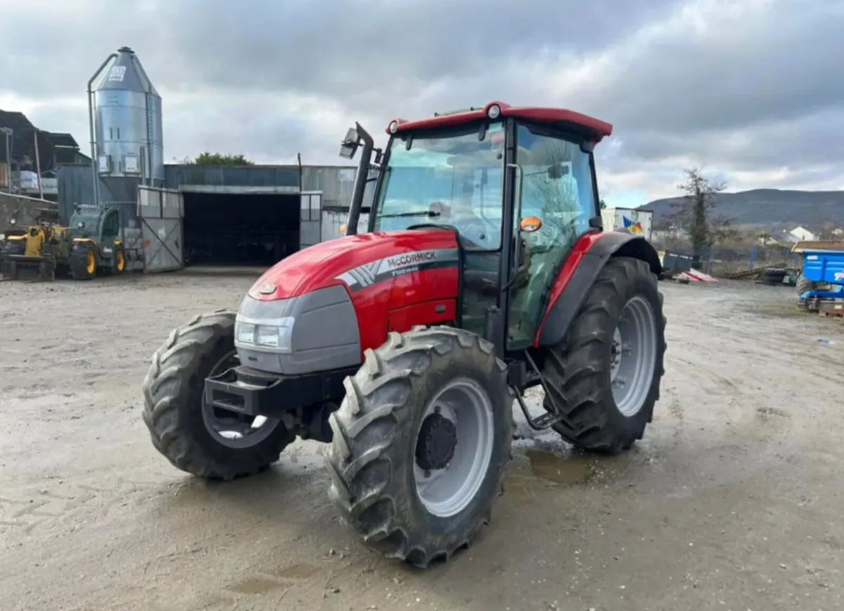 2012 McCormick T100 Max - Image 1