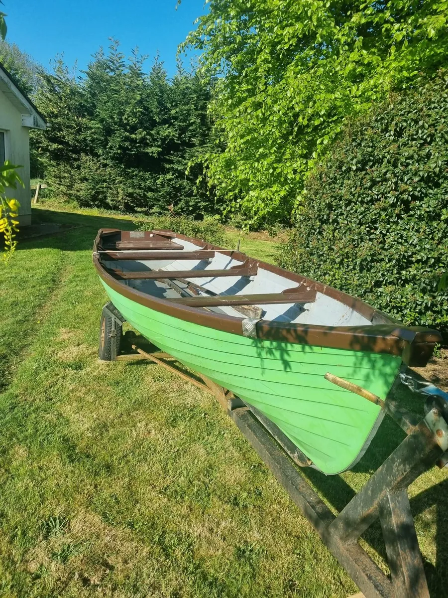 19ft  Lake Boat And Trailer - Image 2