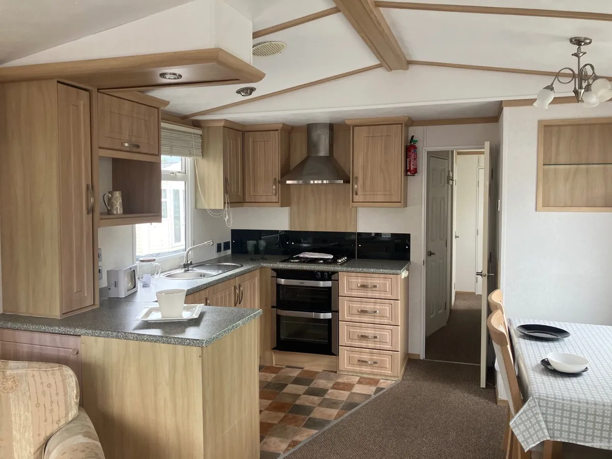 LOOK AT THE SPACE IN THIS ONE AND ITS A 3BED - Image 4