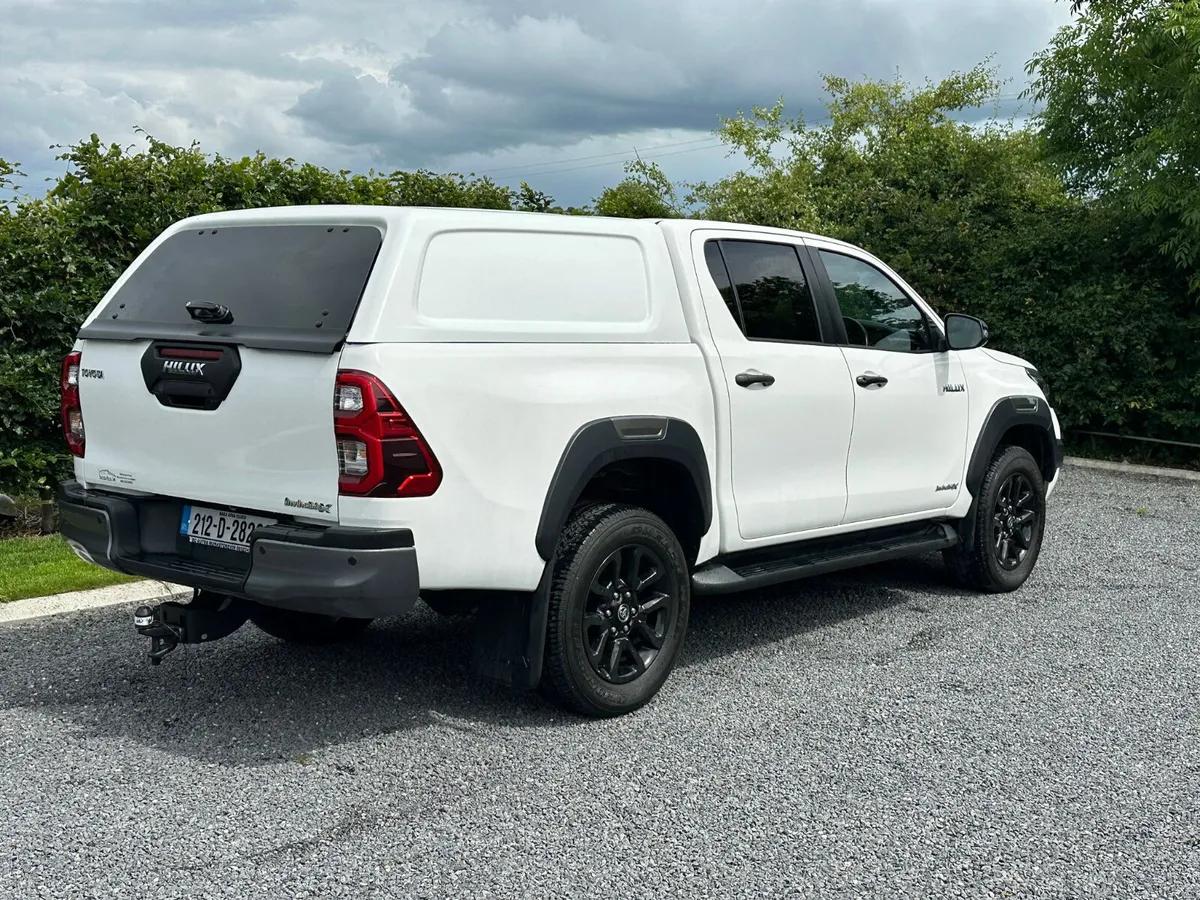 2021 Toyota Hilux 2.8 D-4D Invincible X Crewcab - Image 3