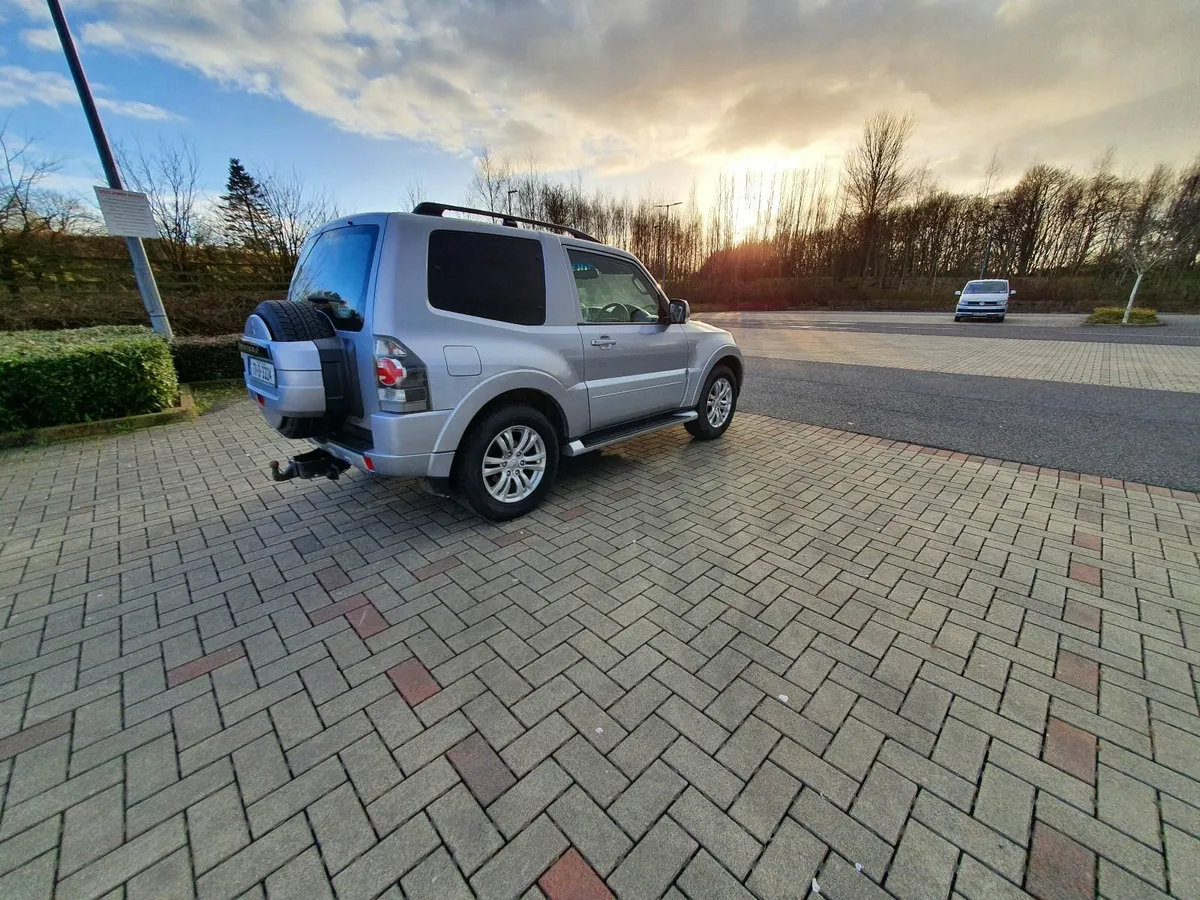 Mitsubishi Pajero 2017 SWB - Image 3