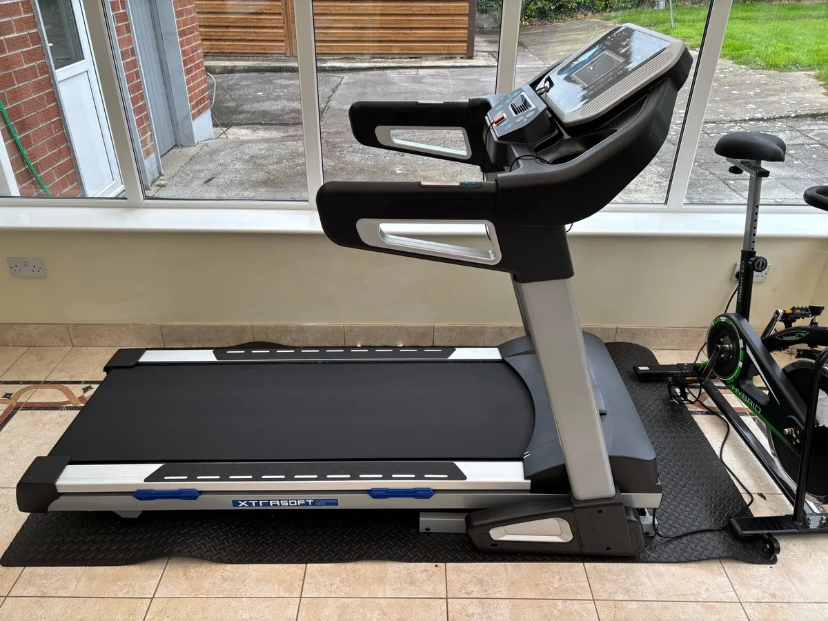 Xterra TRX4500 folding treadmill - Image 1