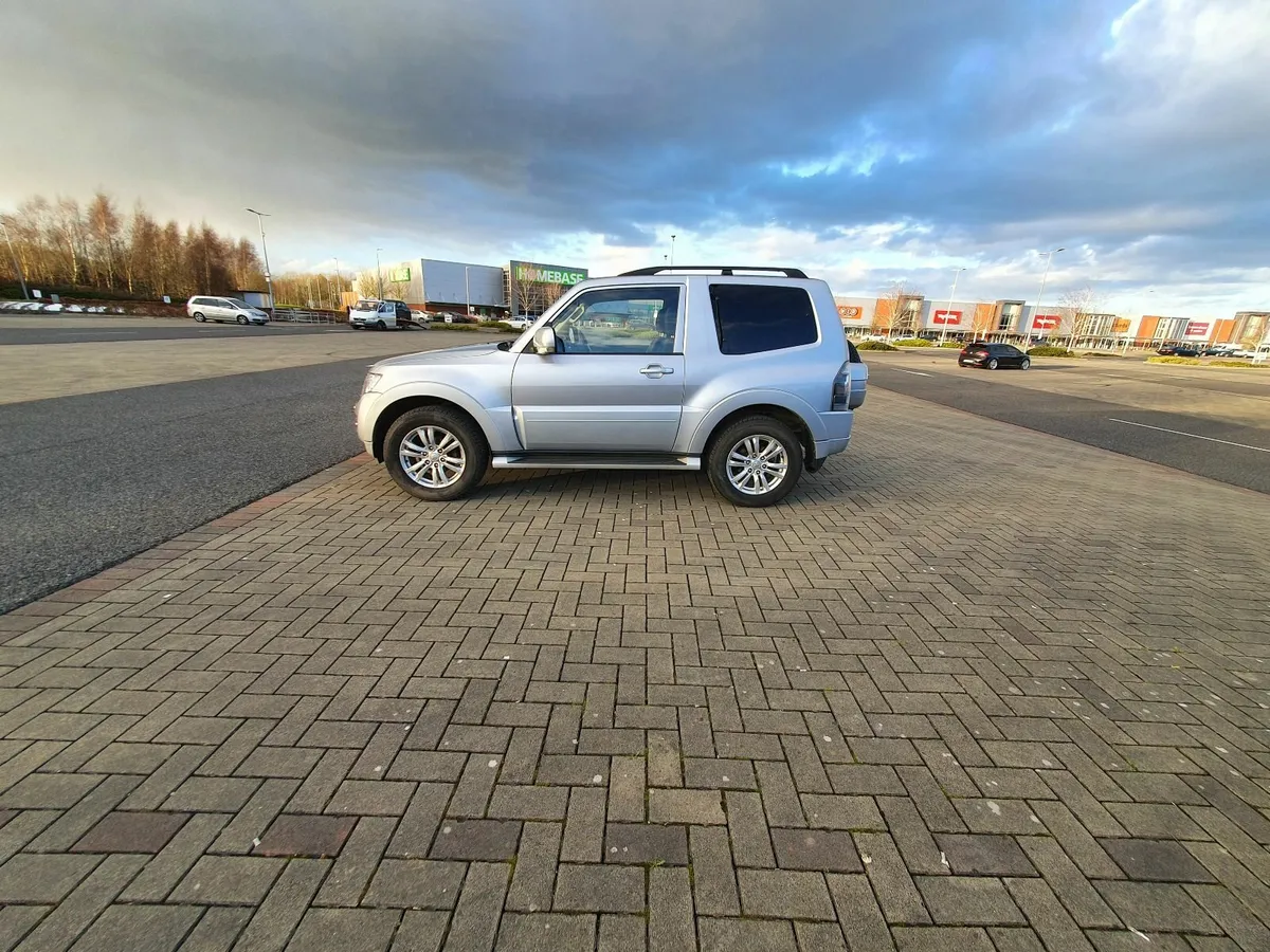 Mitsubishi Pajero 2017 SWB - Image 4