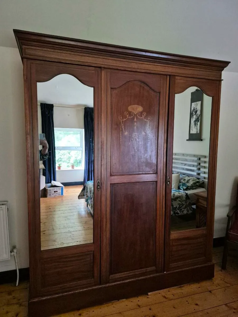 Bedroom furniture - Image 4